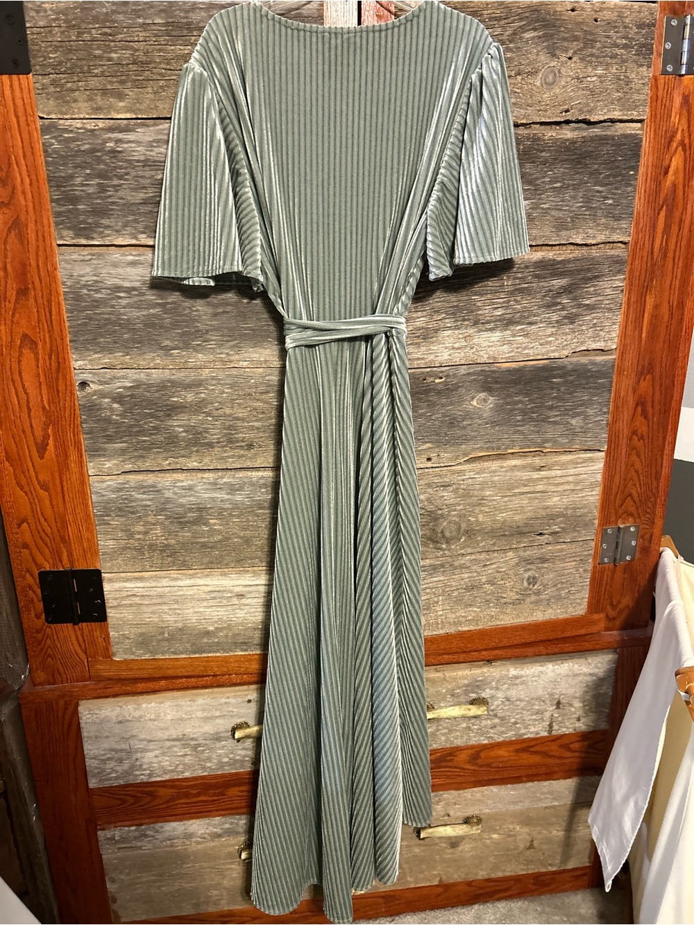 NWT Simplee Plus Flutter Sleeve Tie Side Wrap Velvet Dress Sage Green Size XL - Picture 8 of 13